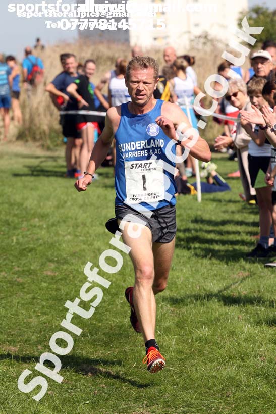 Senior mens and veteran relays, Sunderland Harriers Cross Country Relays, Farringdon, Sunderland . Photo: David T. Hewitson/Sports for All Pics